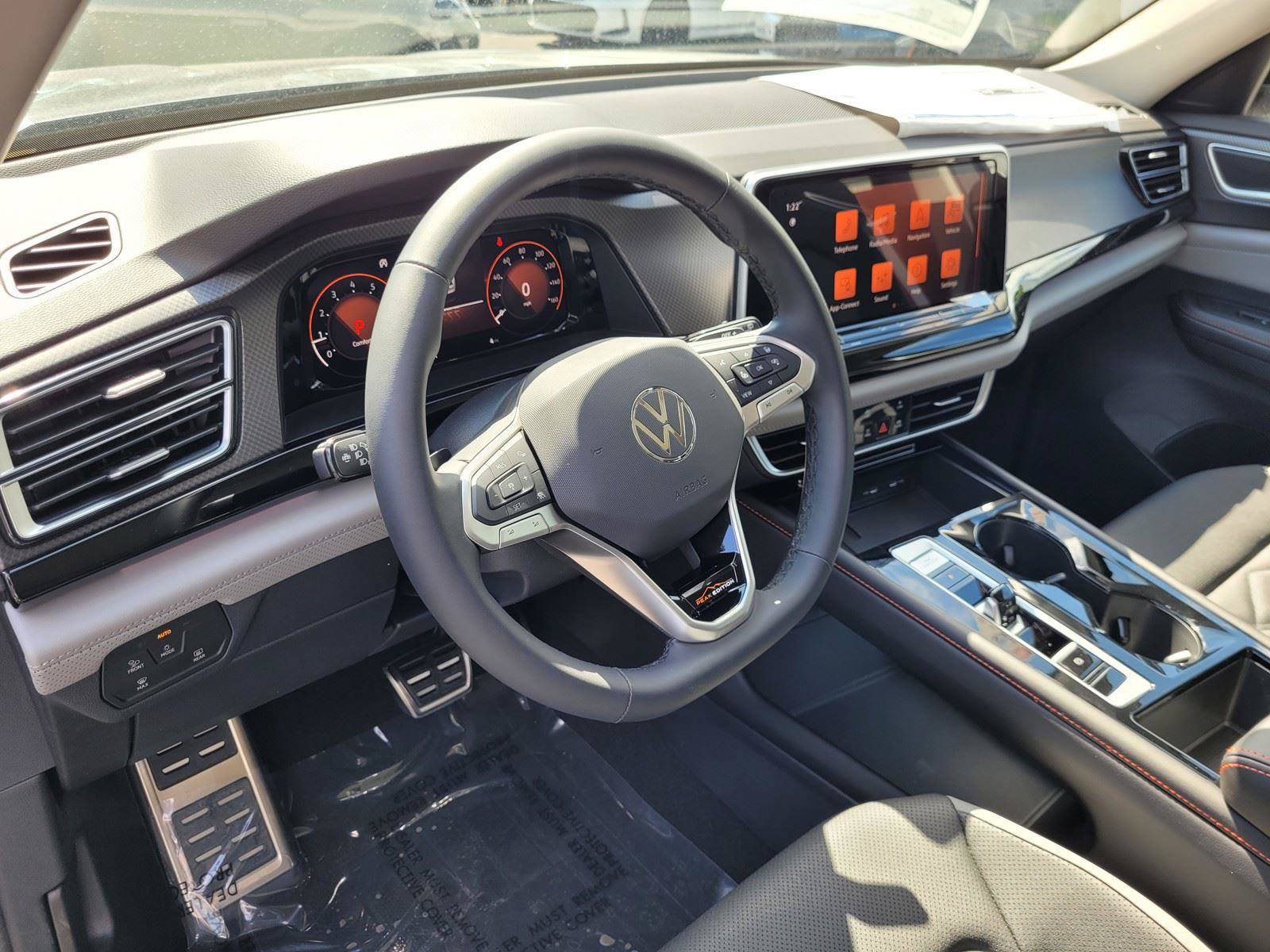 New 2026 Volkswagen Atlas Peak Edition AWD/4WD image 8