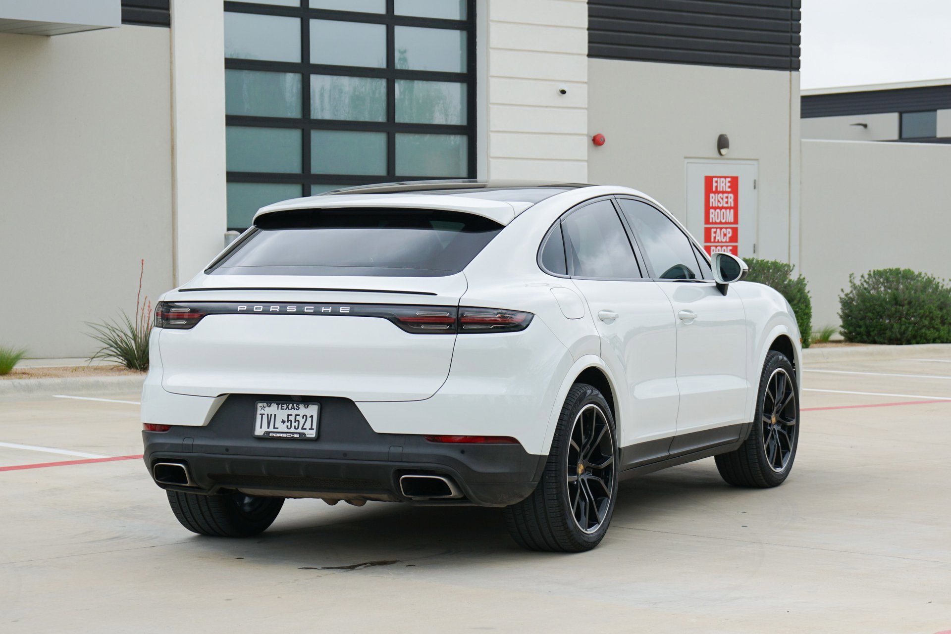 Used 2020 Porsche Cayenne image 11