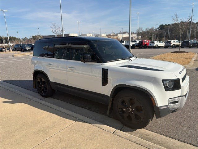 Used 2025 Land Rover Defender 110 S image 17