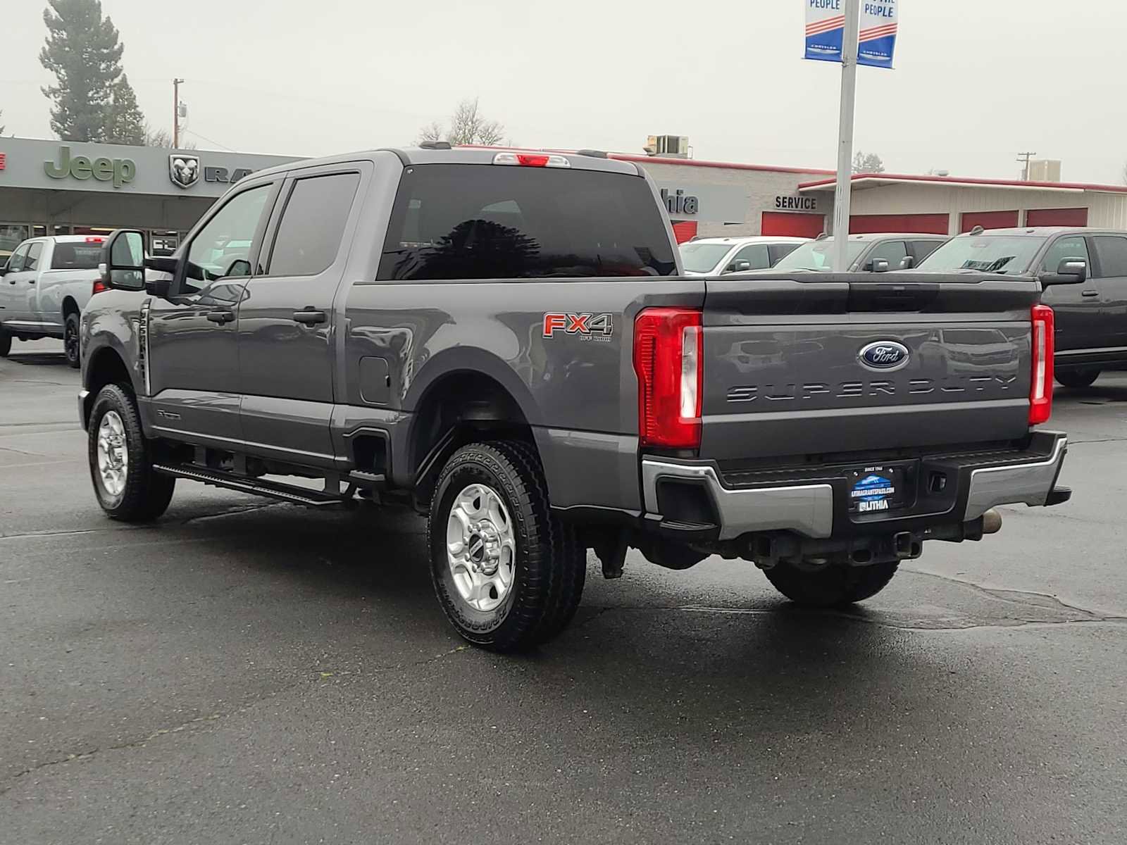 Used 2025 Ford F250 XLT w/ FX4 Off-Road Package image 12
