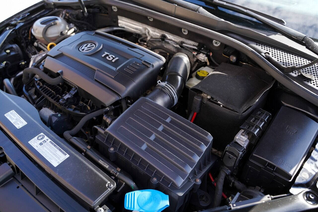 Used 2015 Volkswagen GTI S image 7