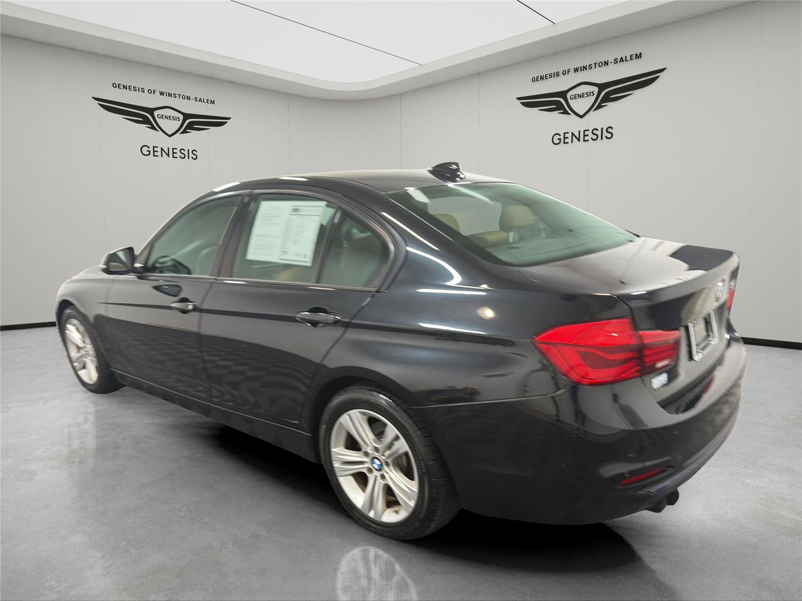 Used 2016 BMW 328i Sedan RWD image 3