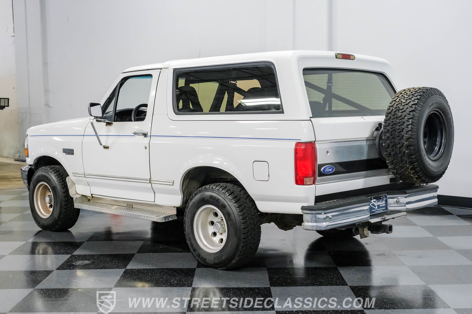 Used 1994 Ford Bronco XLT image 7