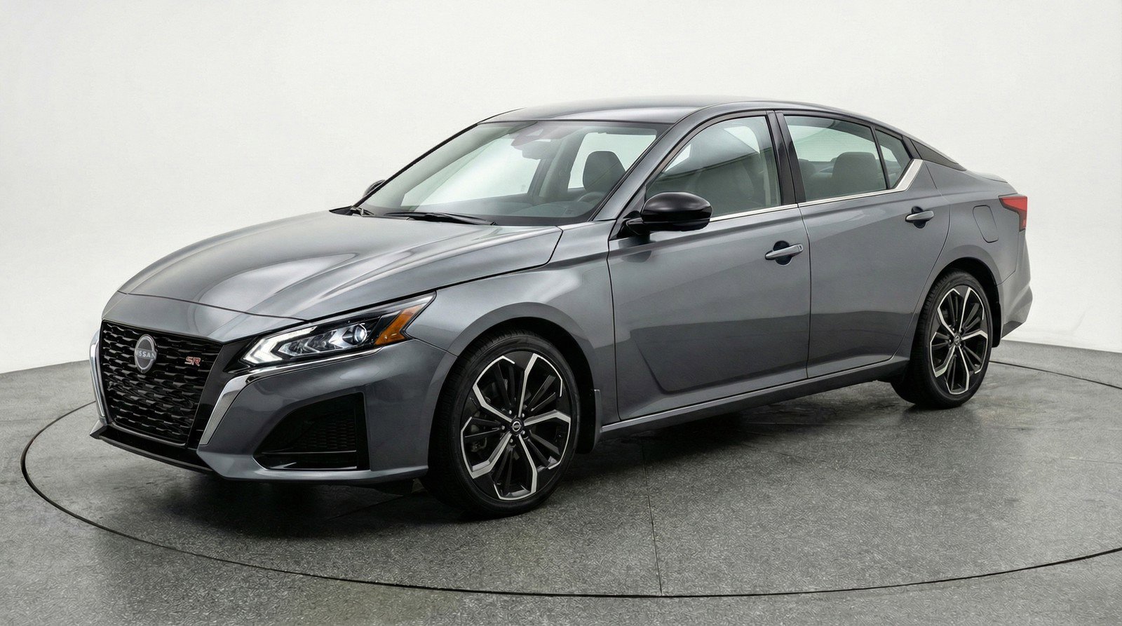 Used 2025 Nissan Altima 2.5 SR image 3