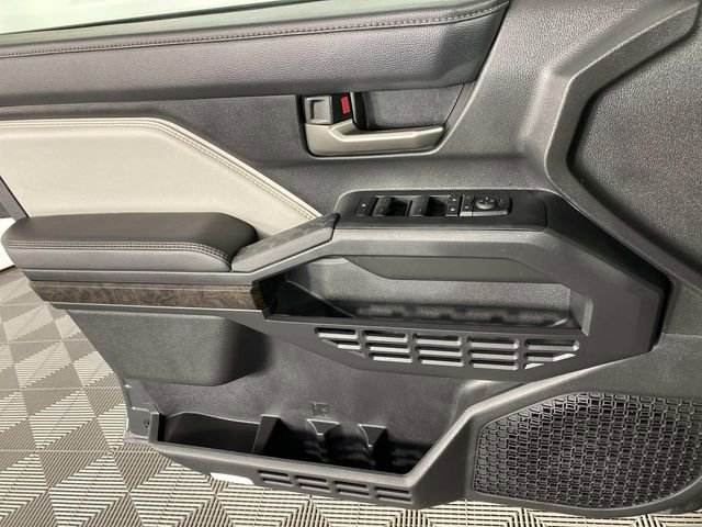 Used 2025 Toyota Tacoma Limited AWD/4WD image 24