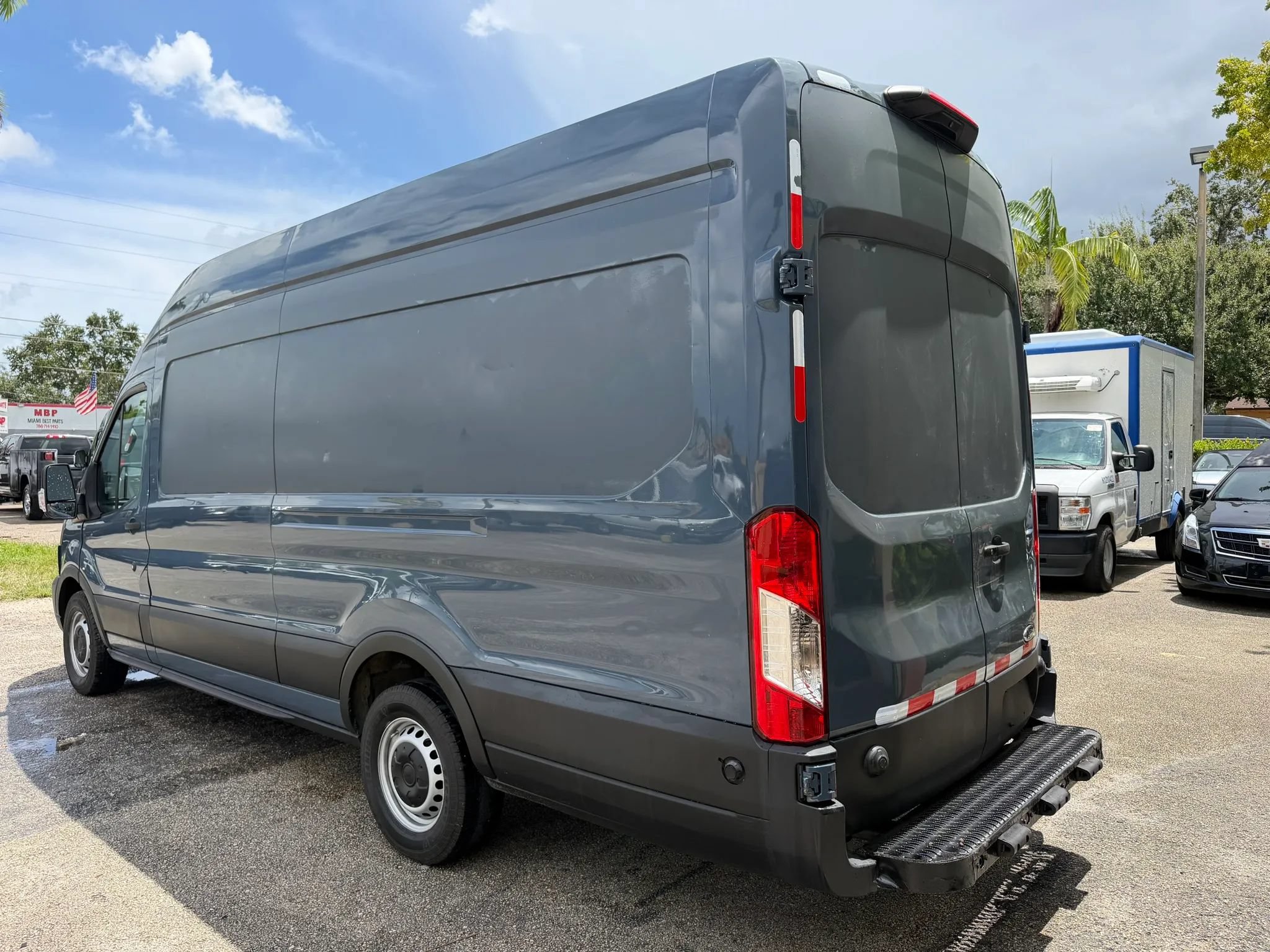 Used 2020 Ford Transit 250 148 High Roof Extended RWD image 3
