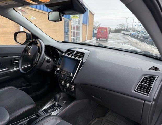 Used 2022 Mitsubishi Outlander Sport SE image 21