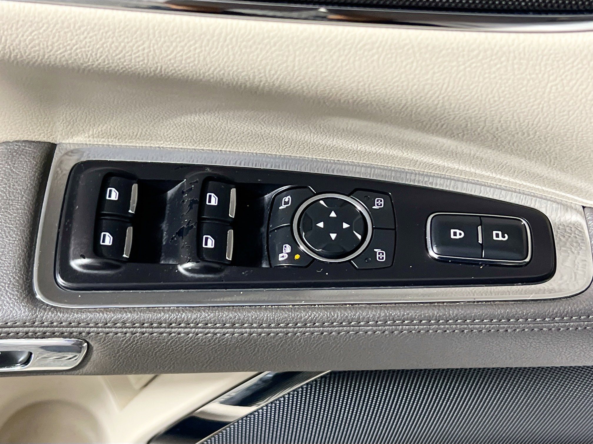 Used 2018 Lincoln Continental Select FWD image 16