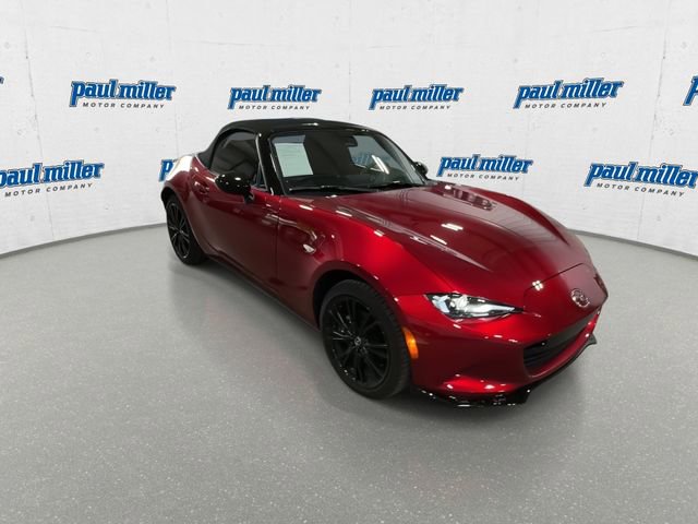 Certified 2025 MAZDA MX-5 Miata Club w/ Weather Package RWD image 2