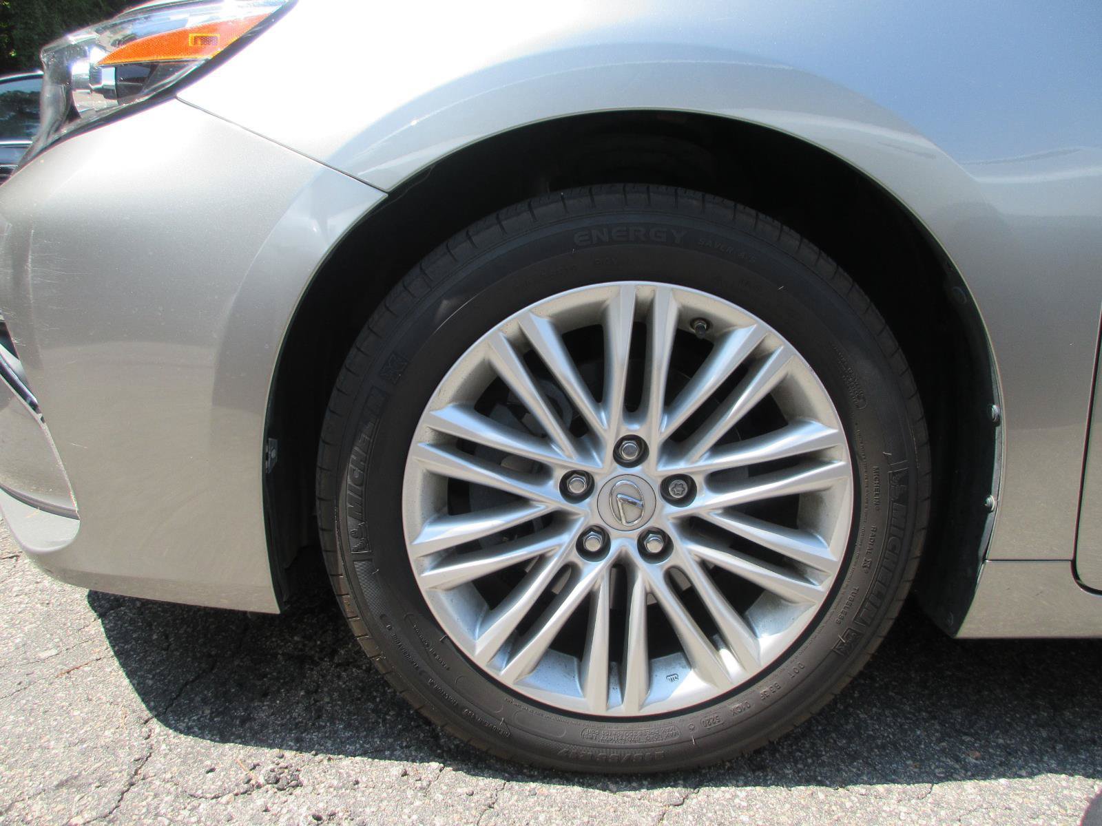 Used 2017 Lexus ES 350 w/ Premium Package FWD image 21