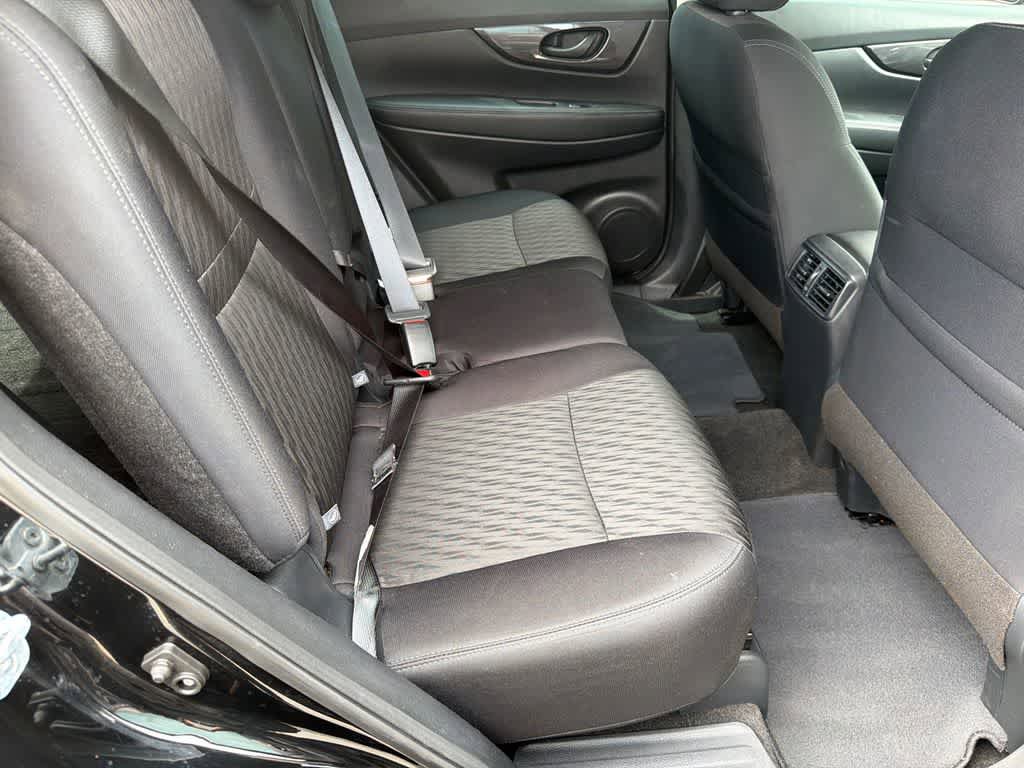 Used 2020 Nissan Rogue S FWD image 14