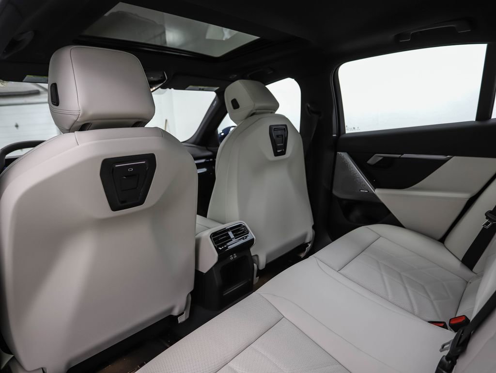 Certified 2025 BMW 530i xDrive w/ Premium Package image 21