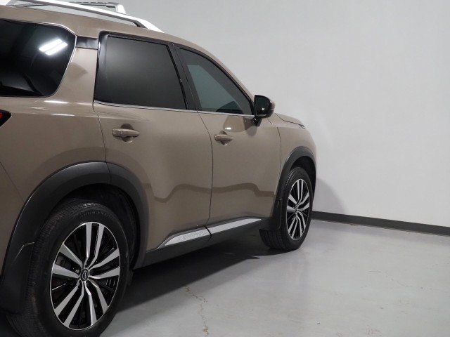Used 2024 Nissan Pathfinder Platinum FWD image 61