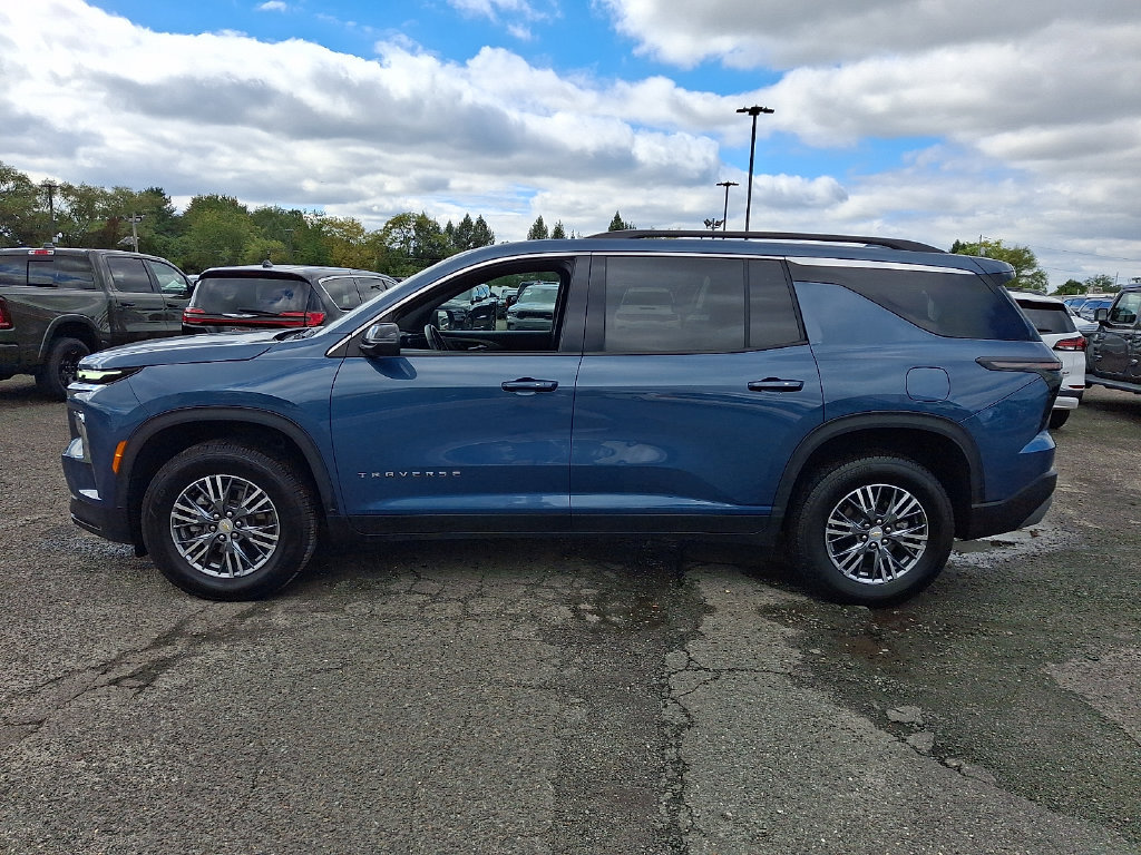 Used 2025 Chevrolet Traverse LT AWD/4WD image 7