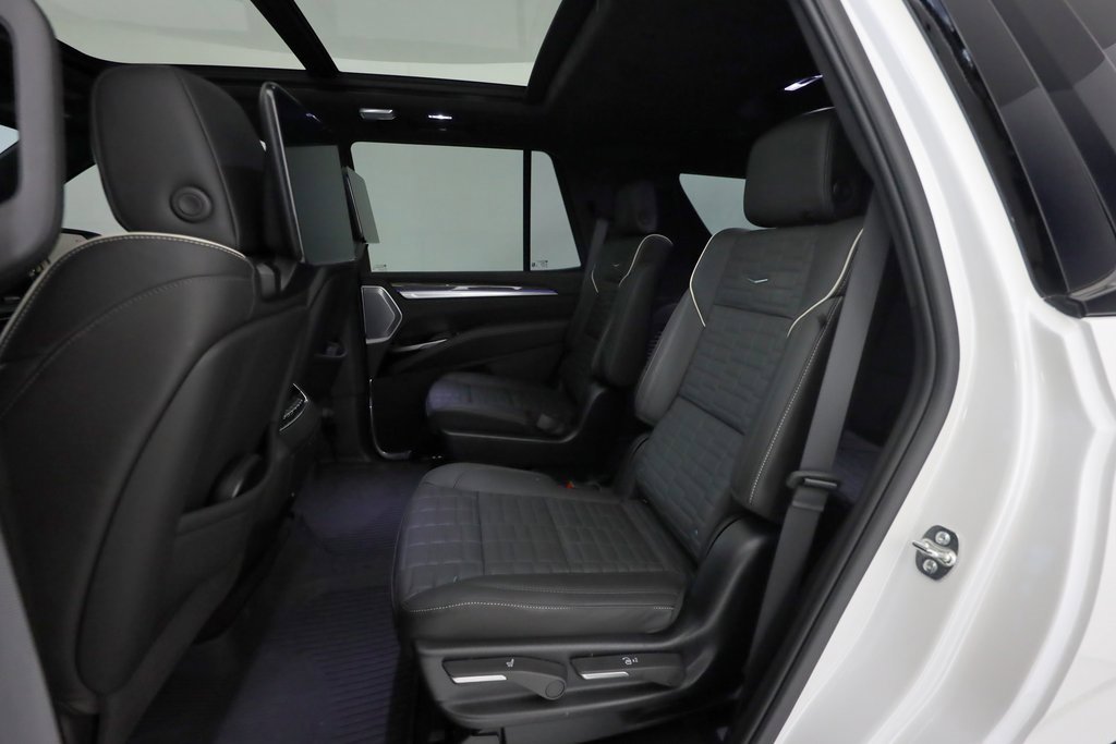 Used 2025 Cadillac Escalade V w/ LPO, ONYX Package image 17