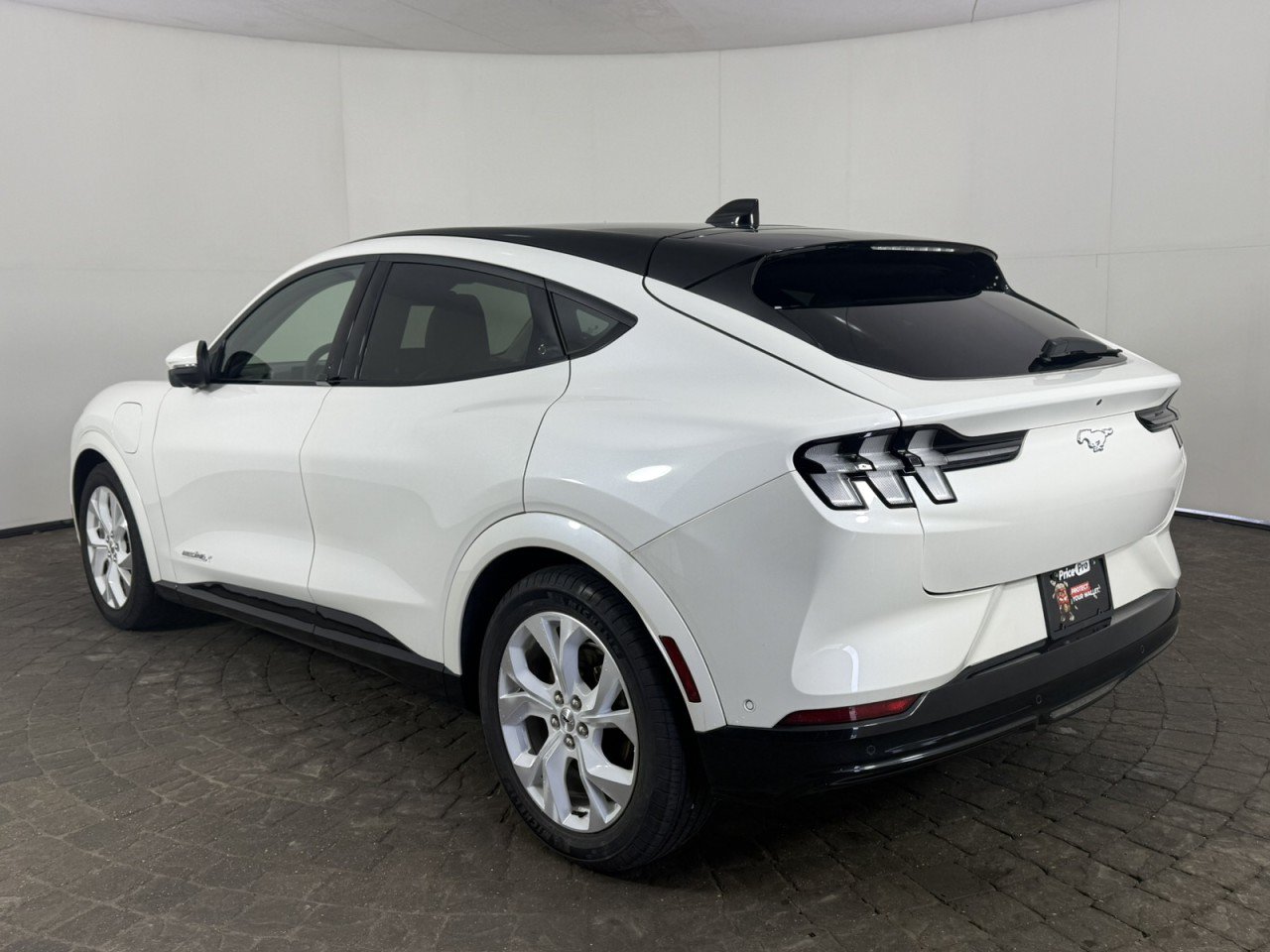 Used 2022 Ford Mustang Mach-E Premium w/ Ice White Appearance Package AWD/4WD image 5