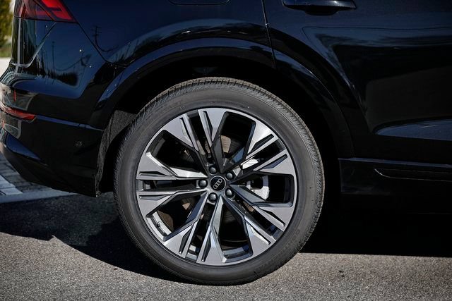 New 2026 Audi Q8 Premium Plus AWD/4WD image 6