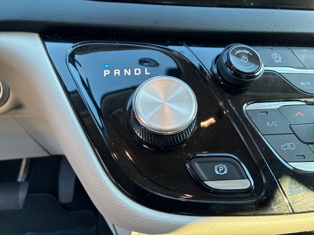 Used 2020 Chrysler Voyager LX w/ Cold Weather Group image 16