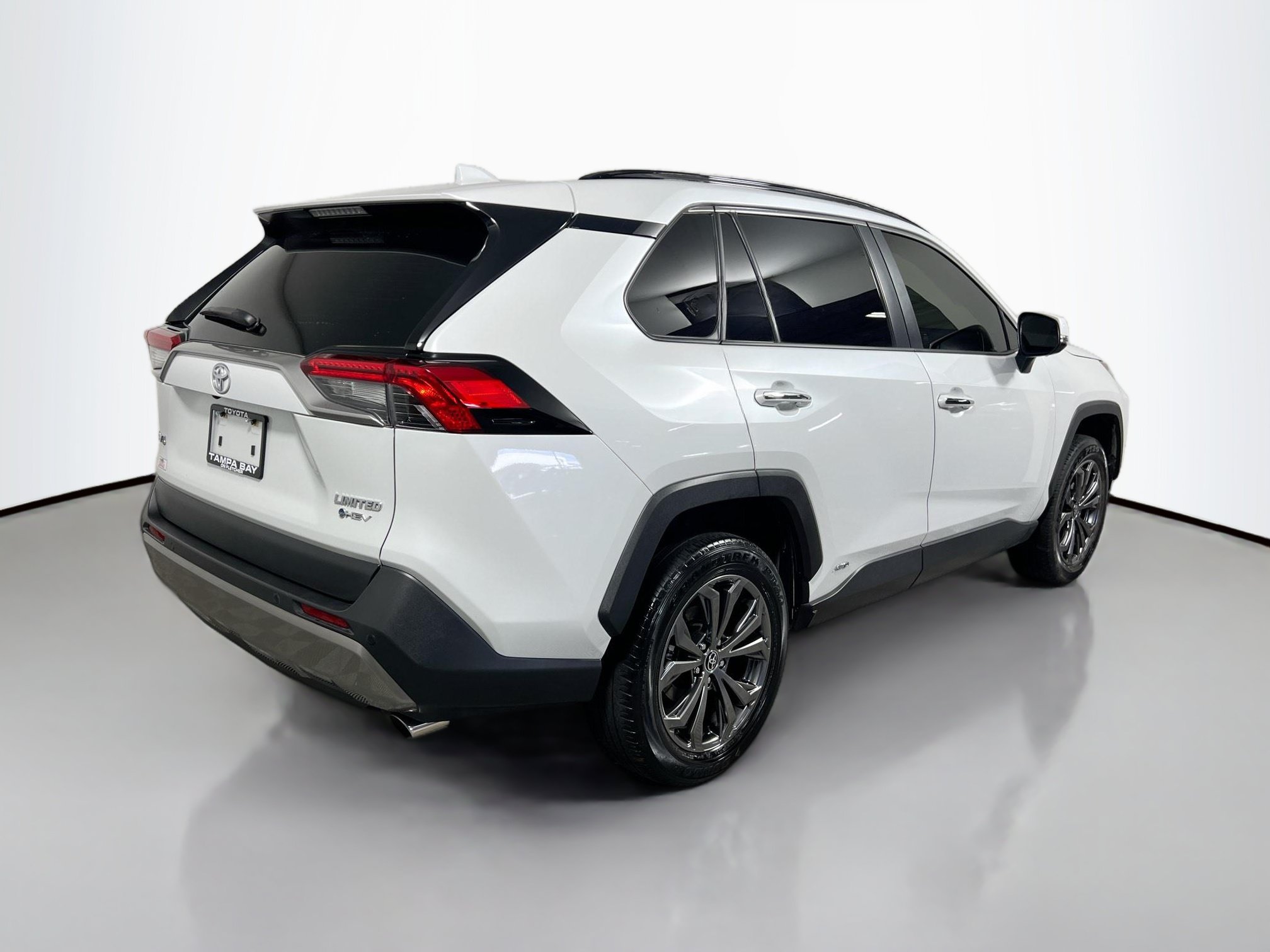 Used 2025 Toyota RAV4 Limited w/ Advanced Technology Package AWD/4WD image 4