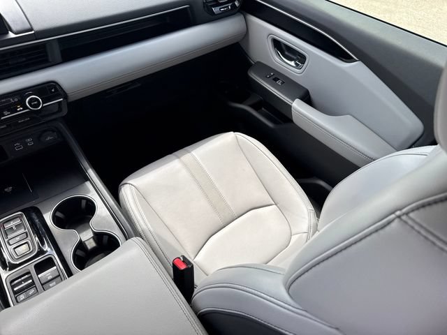 Used 2025 Honda Pilot Touring image 26