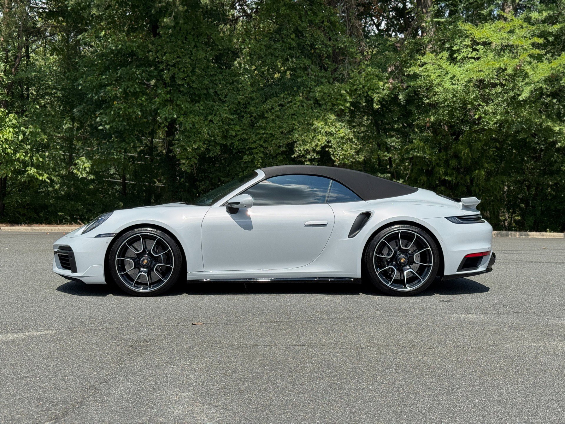 Used 2024 Porsche 911 Cabriolet image 6