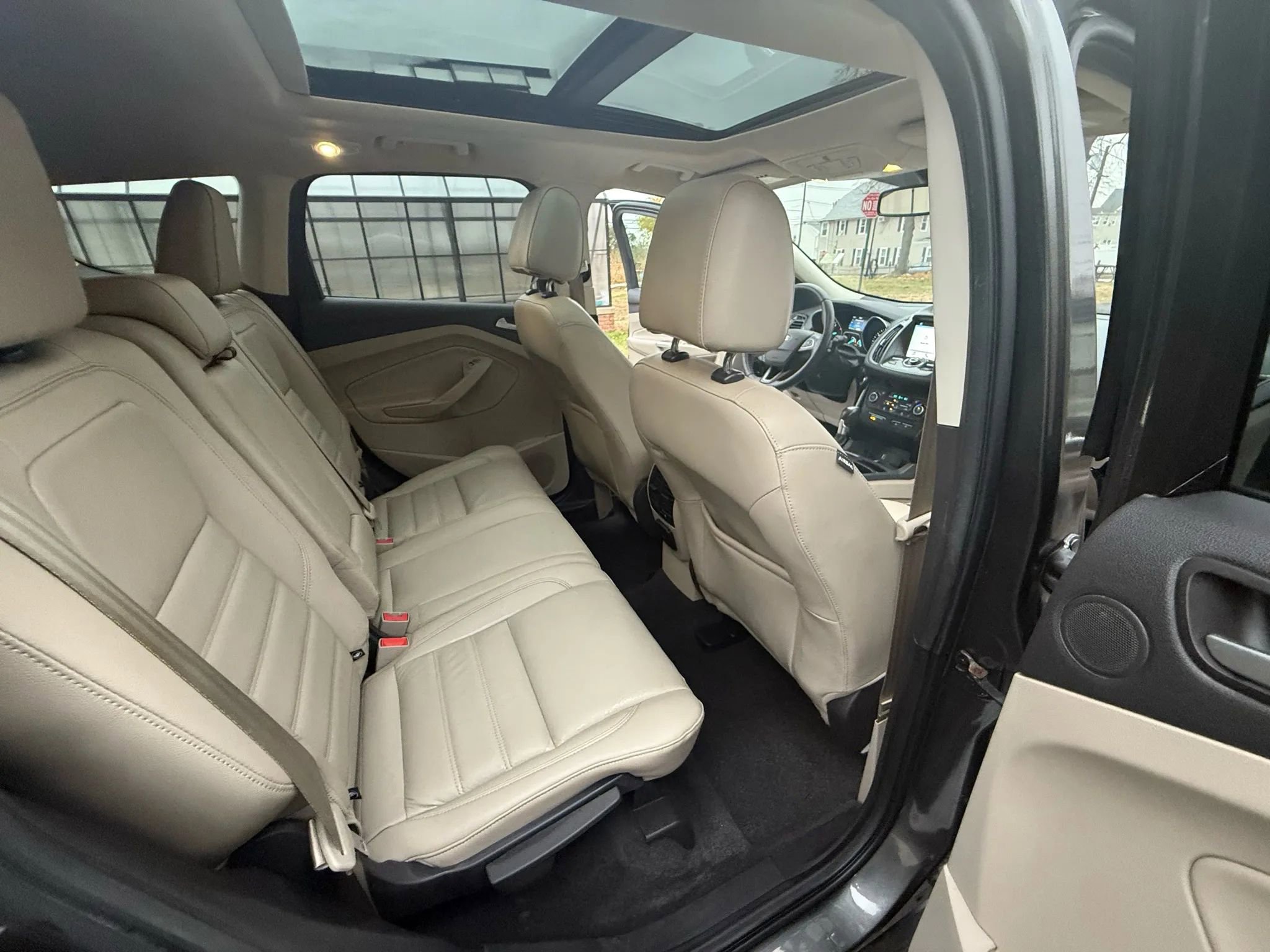 Used 2017 Ford Escape Titanium image 23