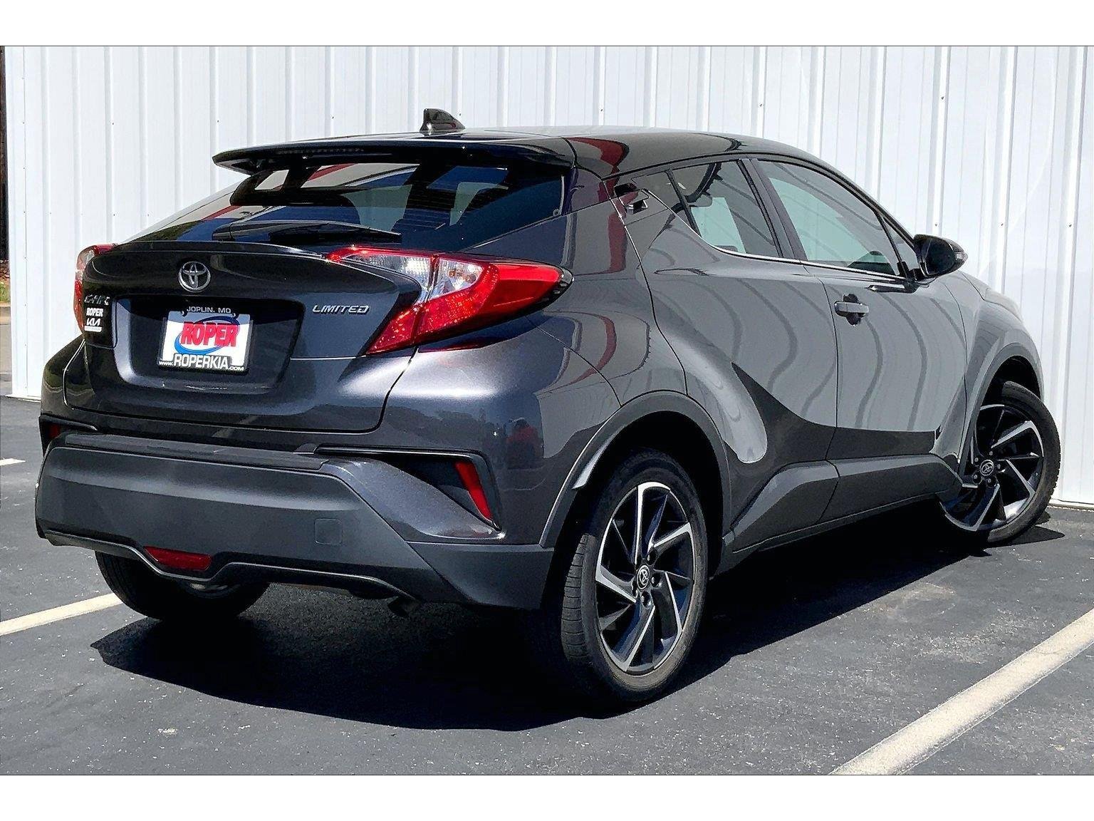 Used 2022 Toyota C-HR Limited FWD image 11