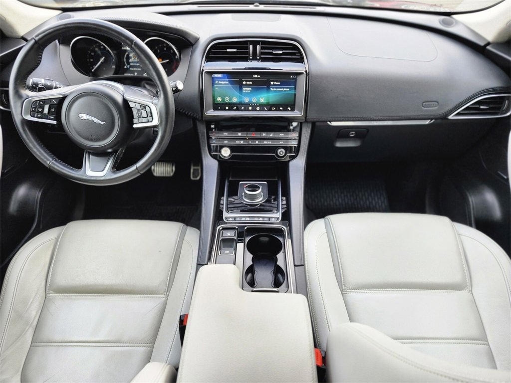 Used 2019 Jaguar F-PACE Prestige image 12