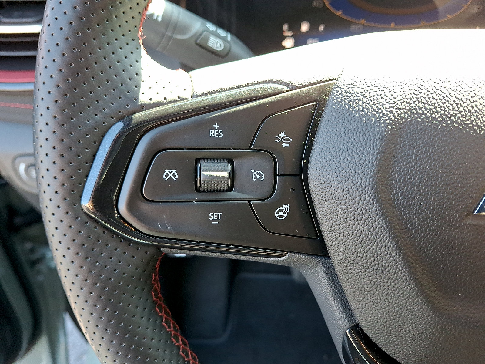 Used 2024 Chevrolet TrailBlazer RS w/ Driver Confidence Package FWD image 9