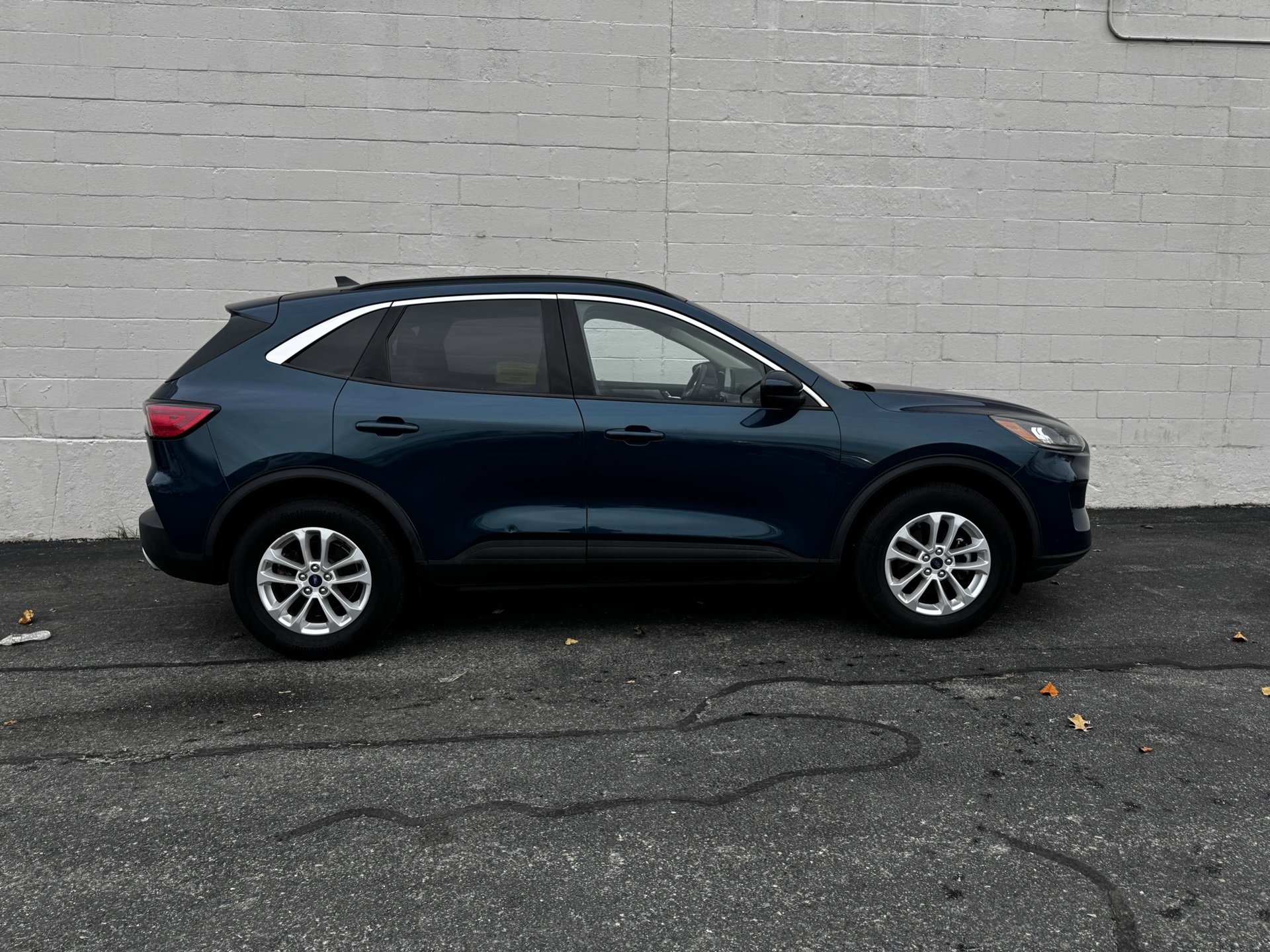 Used 2020 Ford Escape SE image 5