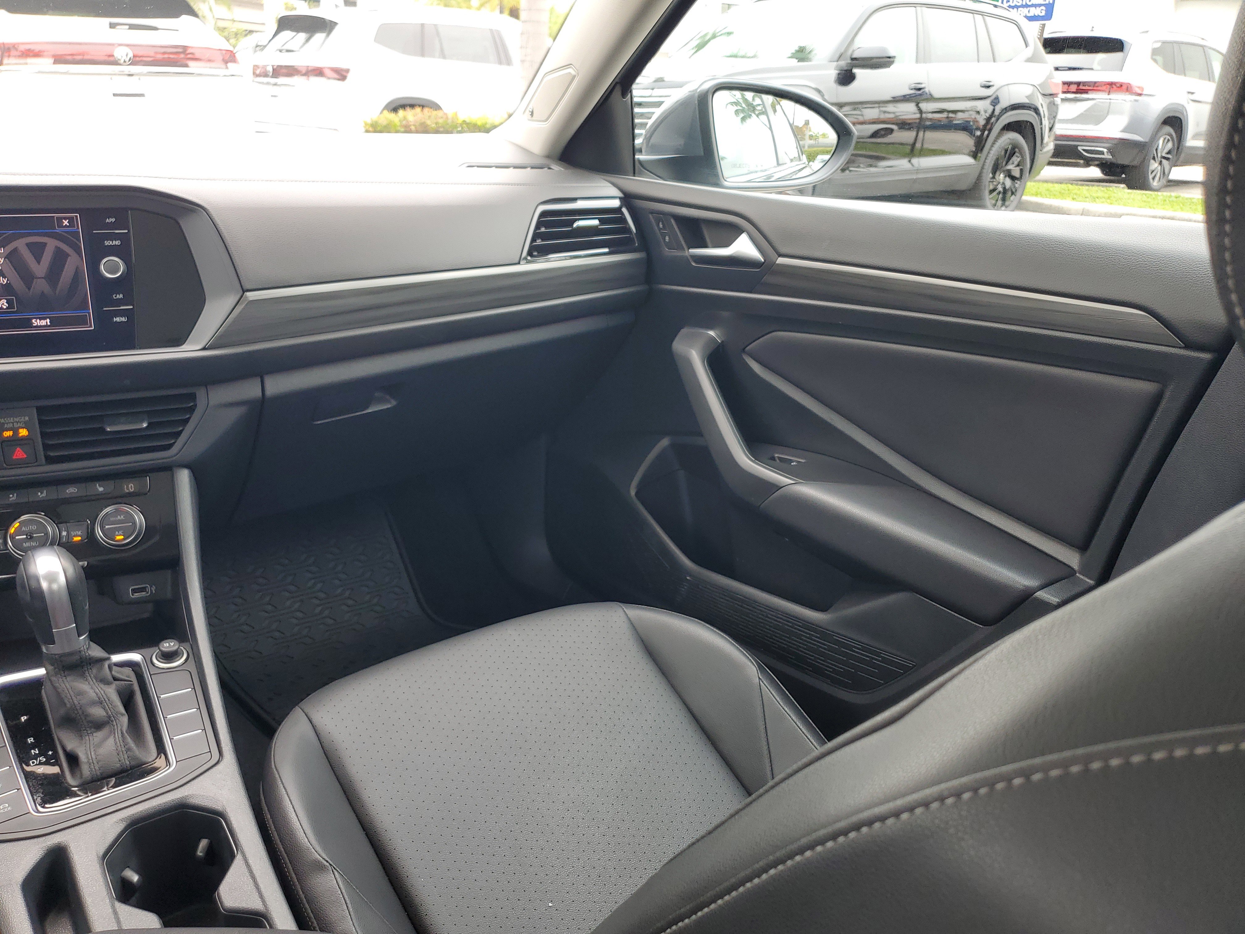 Used 2019 Volkswagen Jetta SEL image 15