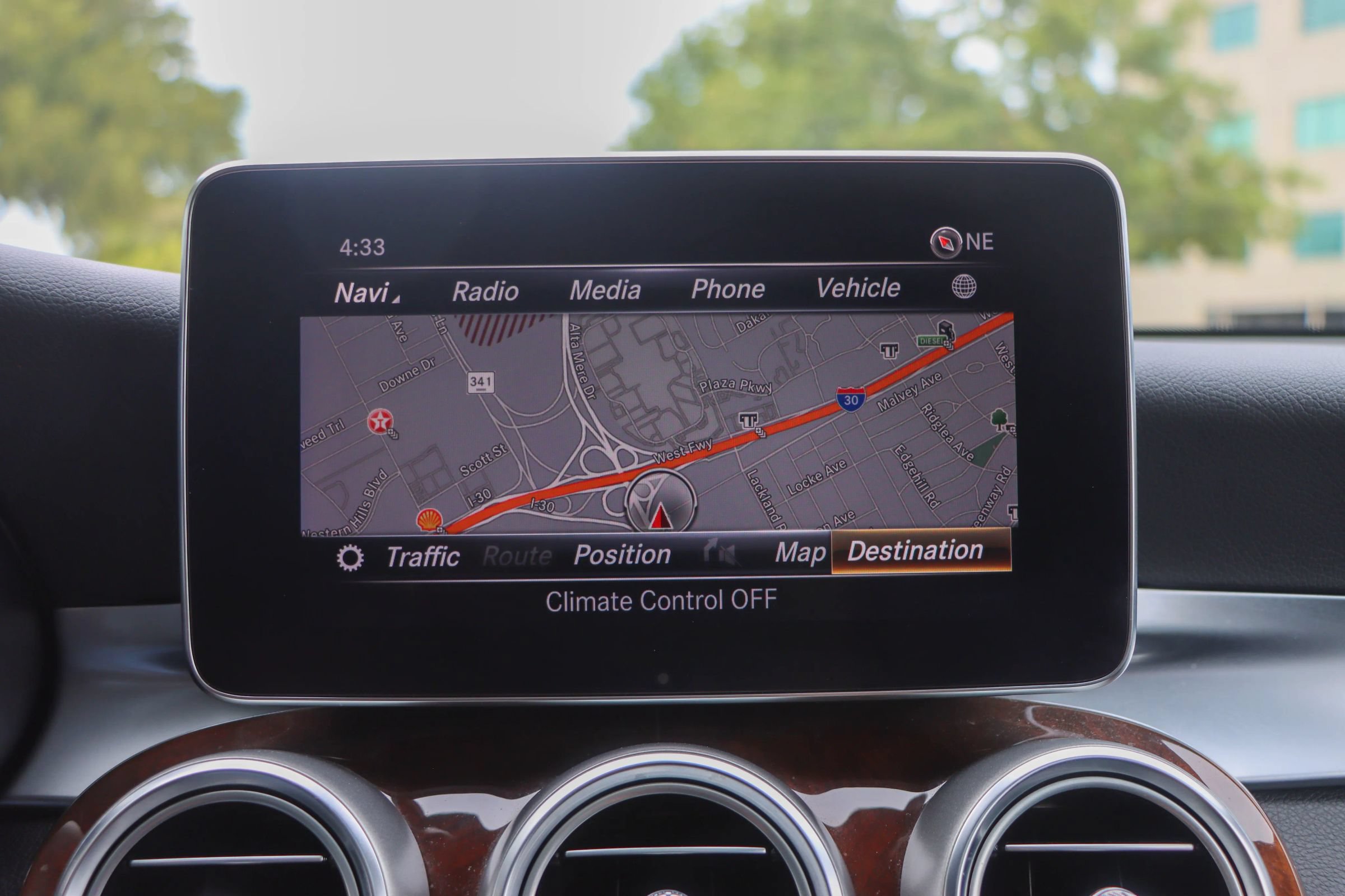 Used 2018 Mercedes-Benz GLC 300 w/ Multimedia Package image 34
