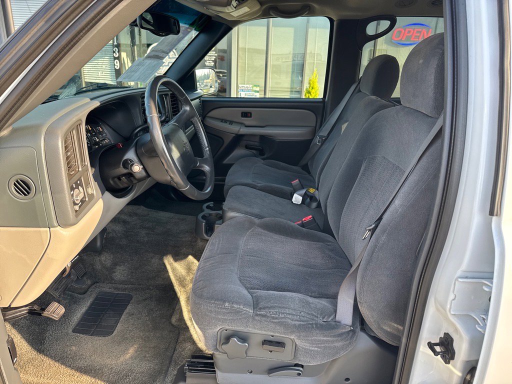 Used 2002 Chevrolet Tahoe LS image 6