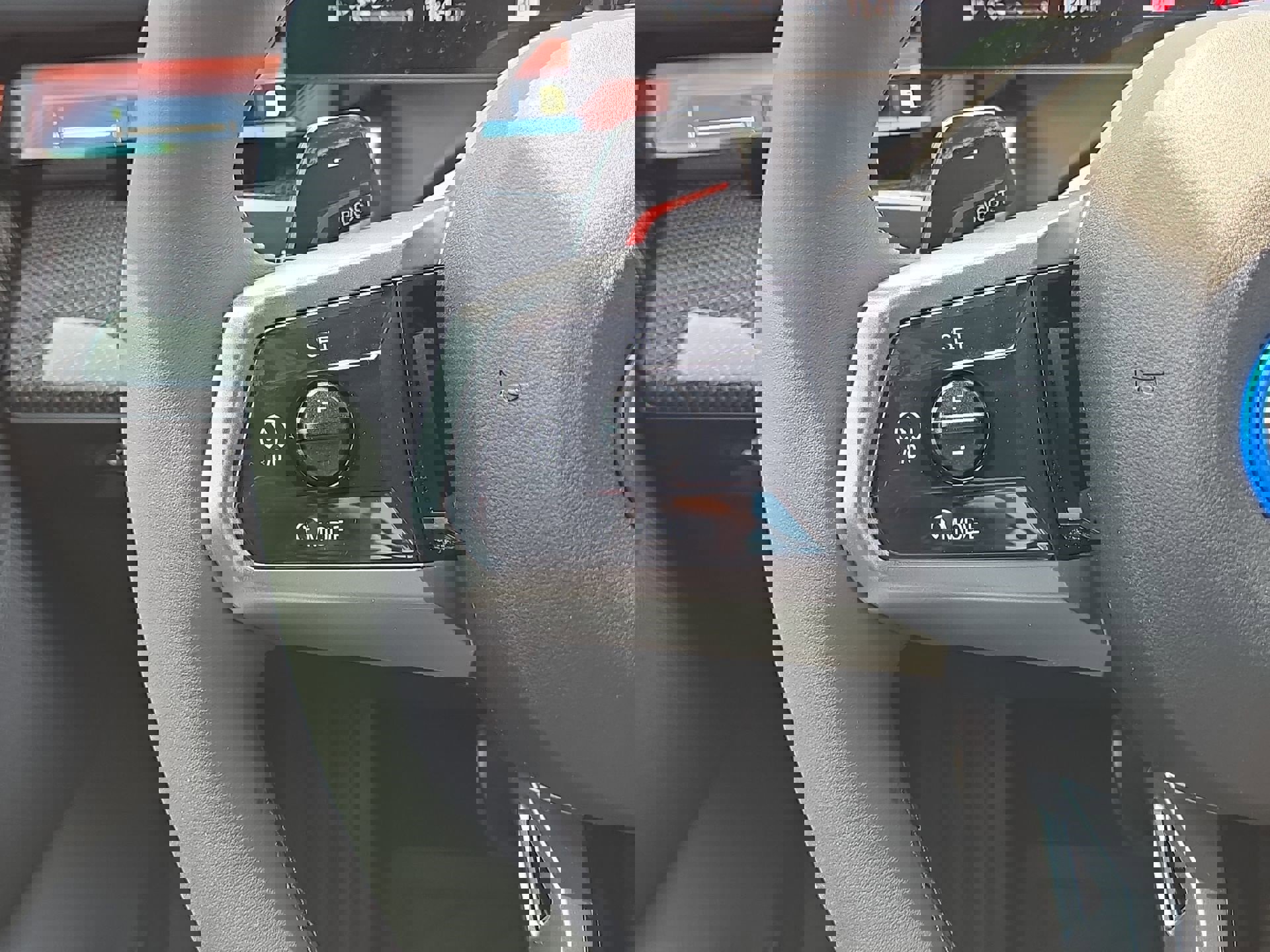 Used 2026 BMW 550e xDrive image 21