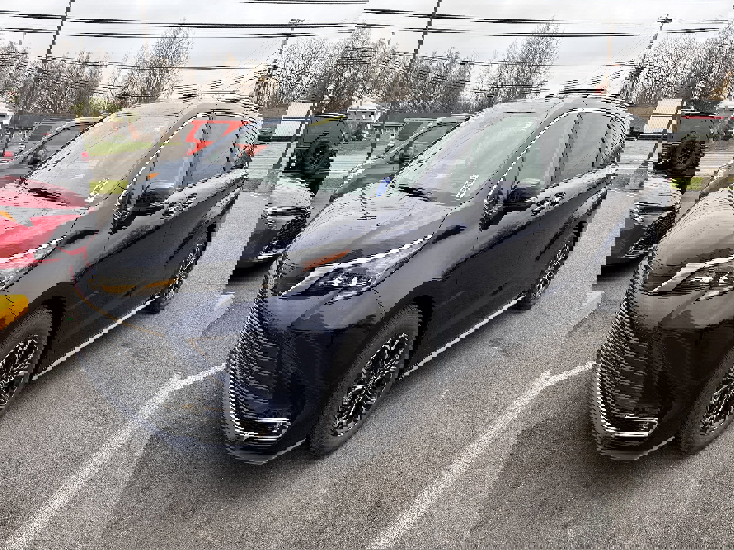 Used 2025 Toyota Sienna Platinum image 9