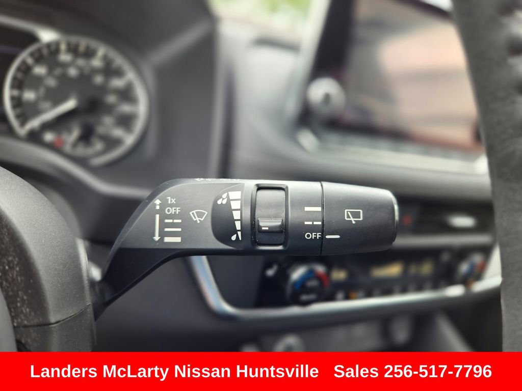 Used 2023 Nissan Rogue SV w/ SV Premium B Package FWD image 23