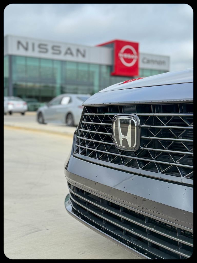 Used 2024 Honda Accord Touring image 5