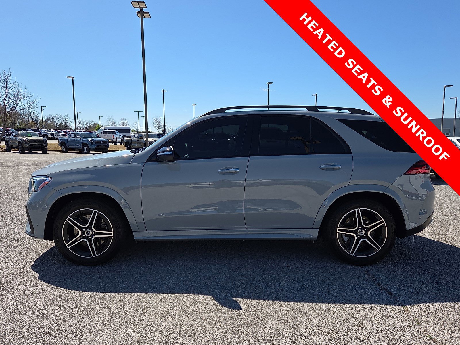 Used 2024 Mercedes-Benz GLE 350 4MATIC image 3