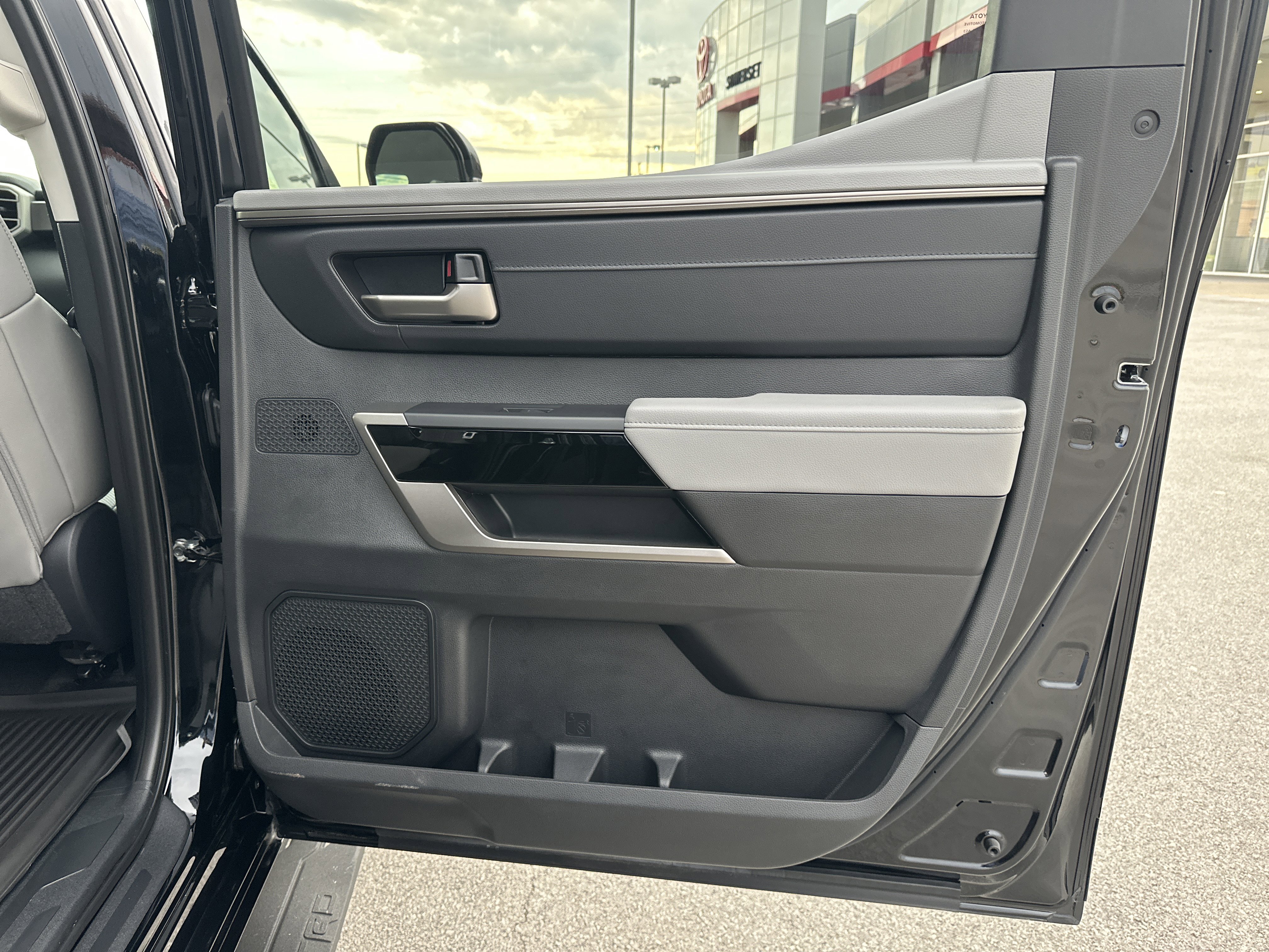 Used 2024 Toyota Tundra Limited image 14