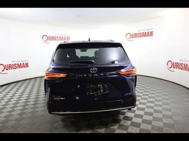 Used 2025 Toyota Sienna Limited AWD/4WD image 22