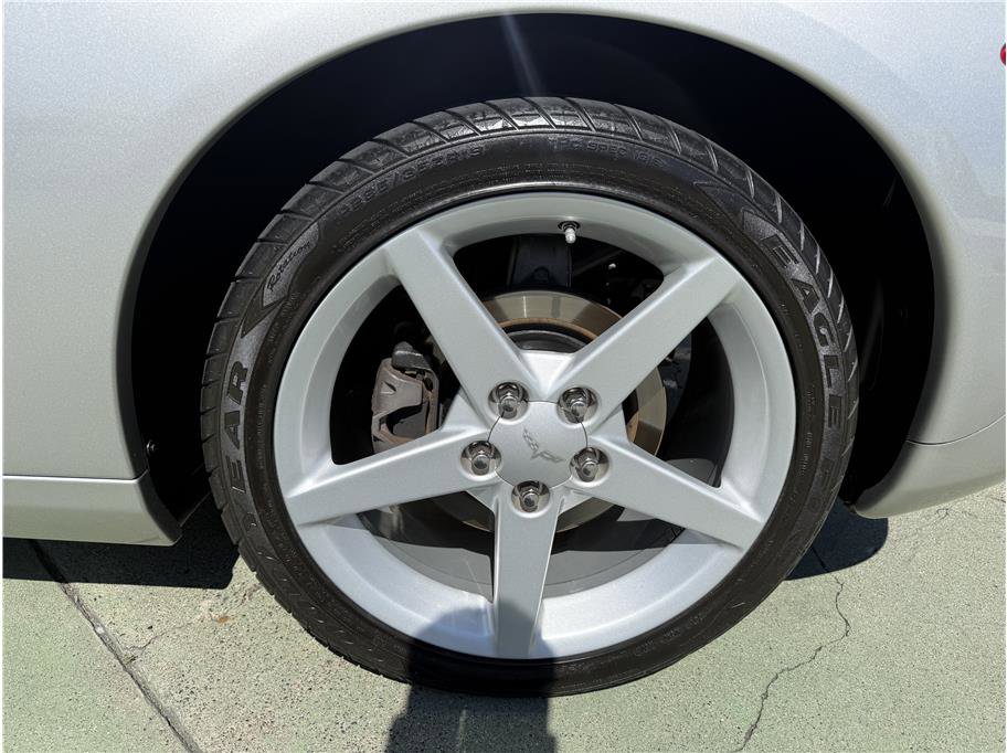 Used 2005 Chevrolet Corvette Coupe w/ Preferred Equipment Group image 10
