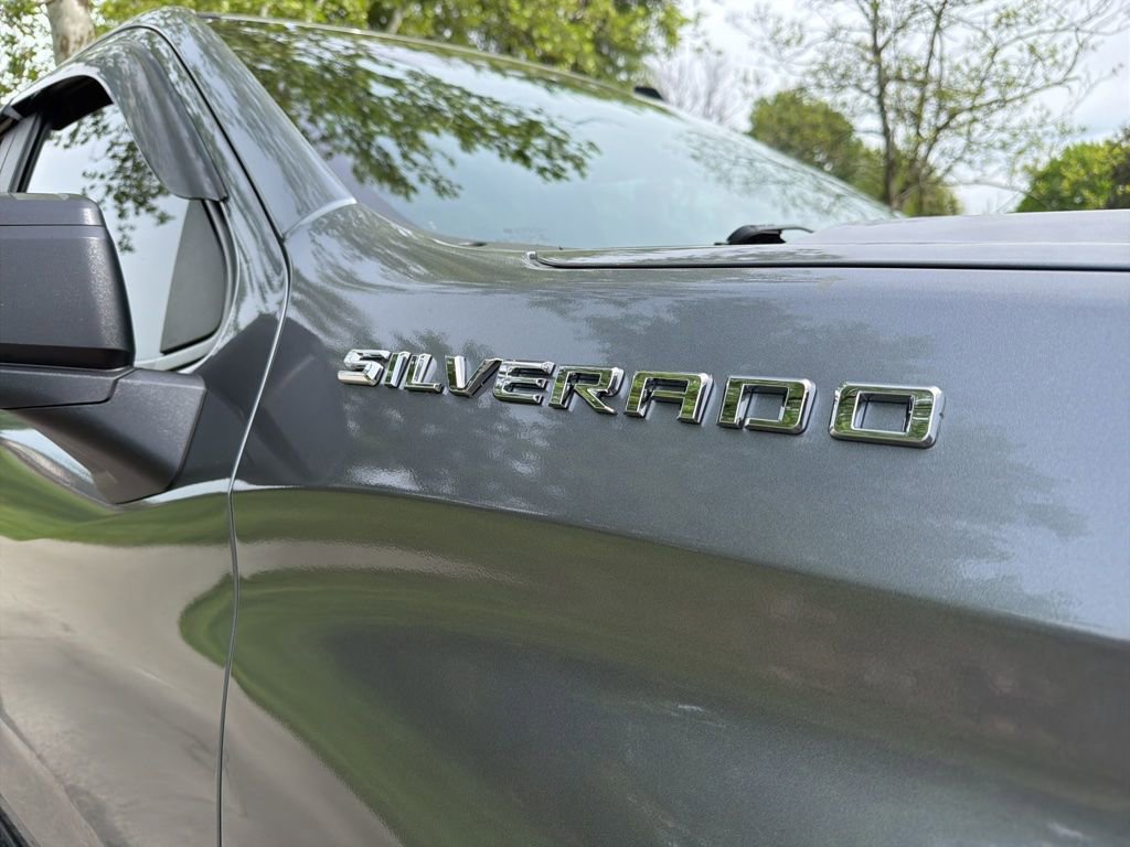 Used 2020 Chevrolet Silverado 1500 Custom w/ Custom Value Package AWD/4WD image 12