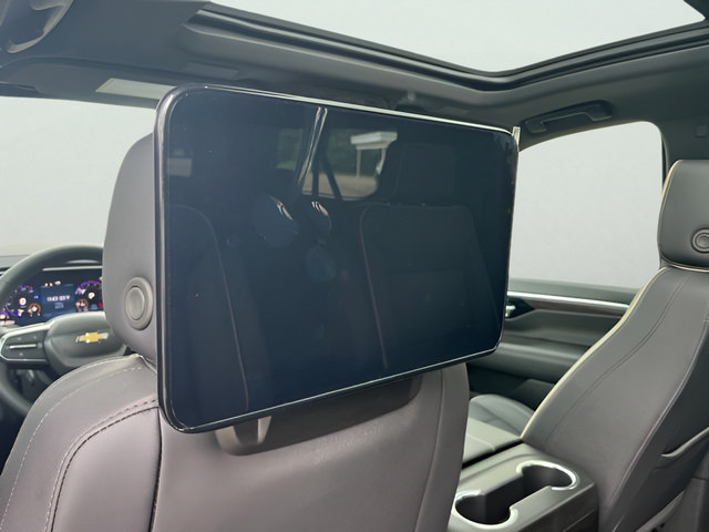 New 2026 Chevrolet Suburban Premier RWD image 33
