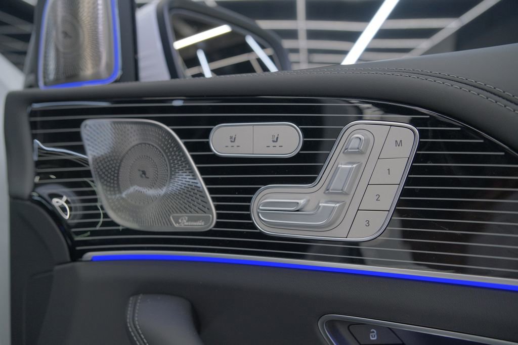 Used 2026 Mercedes-Benz Maybach GLS 600 4MATIC image 59