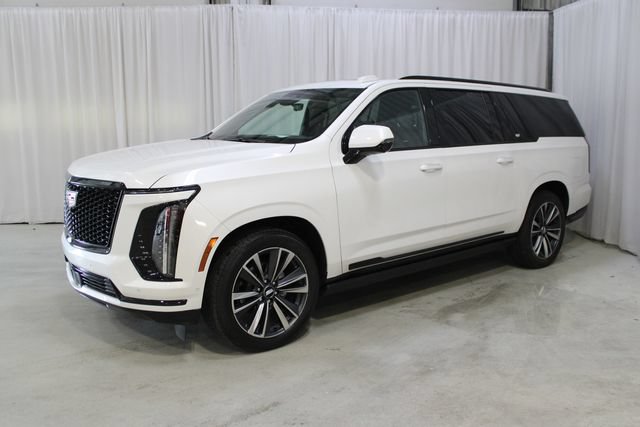 Used 2025 Cadillac Escalade ESV Sport w/ Touring Package AWD/4WD image 33
