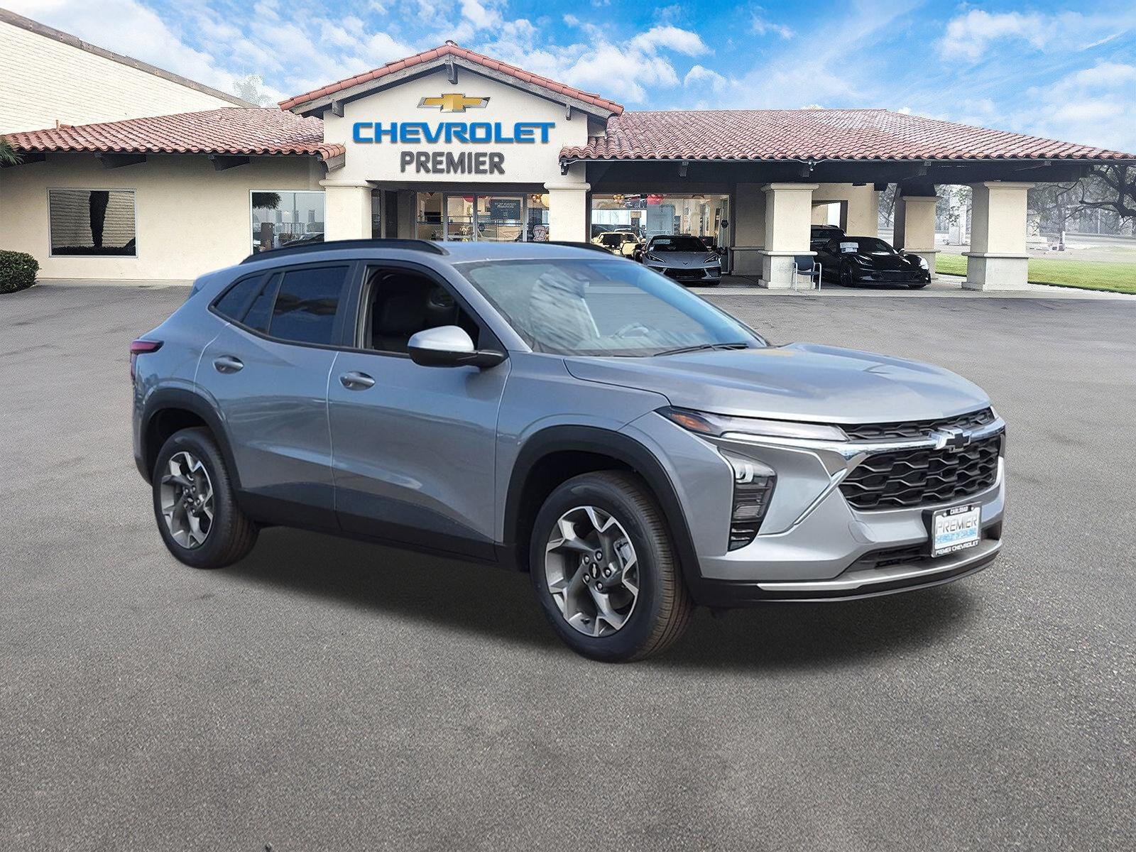 New 2026 Chevrolet Trax LT w/ Driver Confidence Package FWD image 2