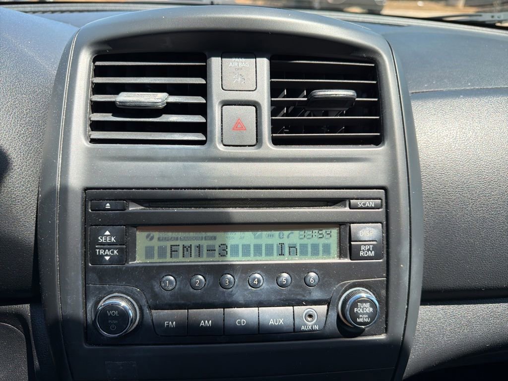 Used 2015 Nissan Versa S FWD image 21