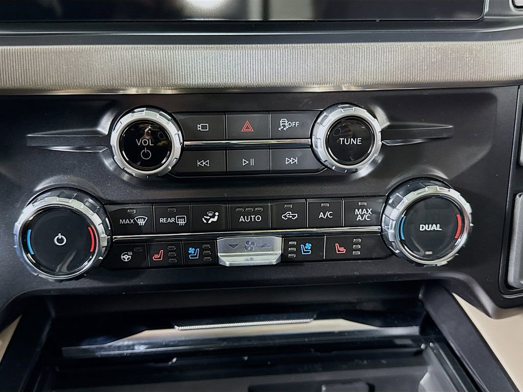 Used 2026 Ford F450 Platinum w/ Platinum Plus Package image 29