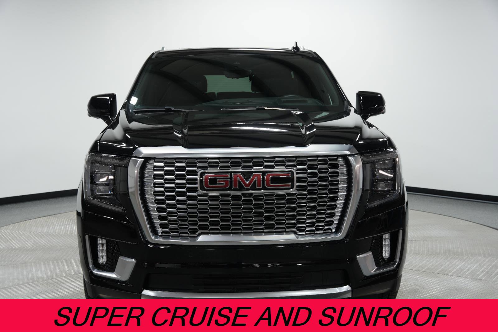 Used 2024 GMC Yukon Denali w/ Advanced Technology Package image 2