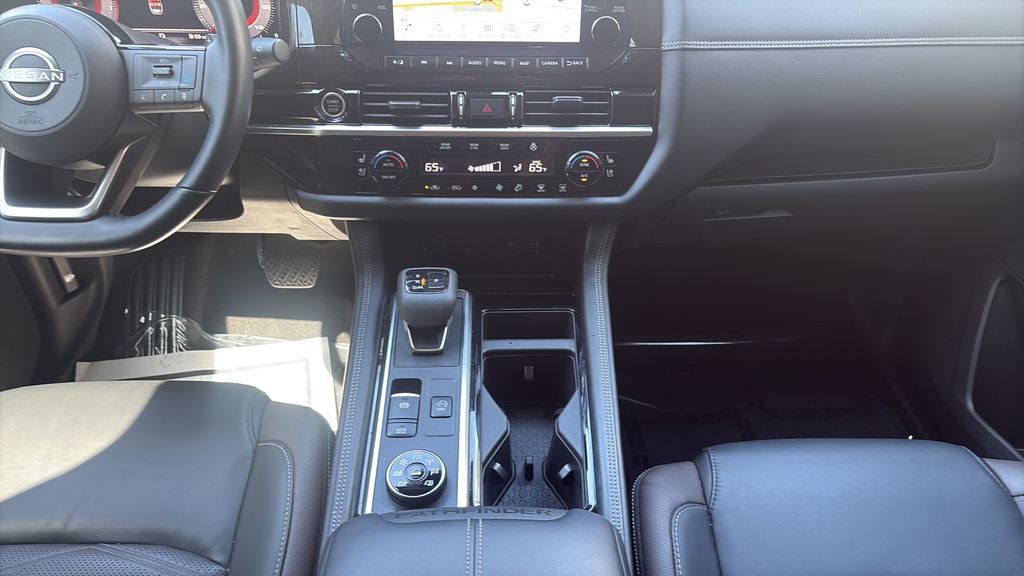 Used 2023 Nissan Pathfinder Platinum w/ Cargo Package AWD/4WD image 15